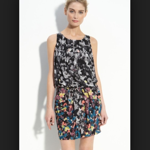 BCBGMaxAzria Dresses & Skirts - BCBGMAXAZRIA Janis print dress